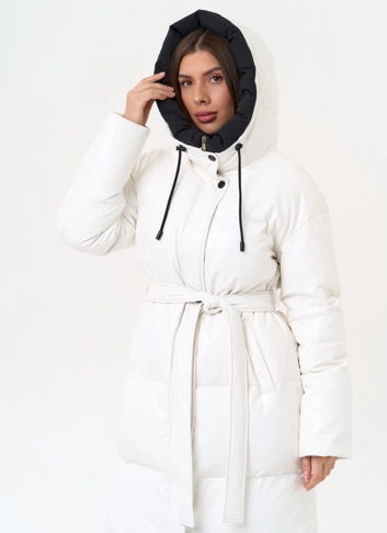 Белый пуховик из эко кожи с поясом