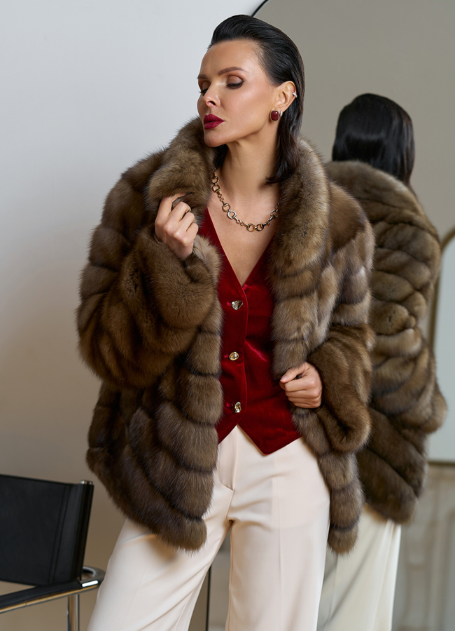 Женская шуба из соболя с воротником стойкой модель № 31774 универмаг малина
