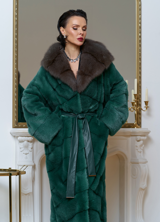 Норковая шуба с капюшоном из меха куницы модель № 29253 универмаг малина