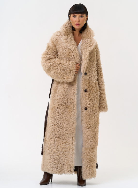 Женская двухсторонняя дубленка с декоративным поясом