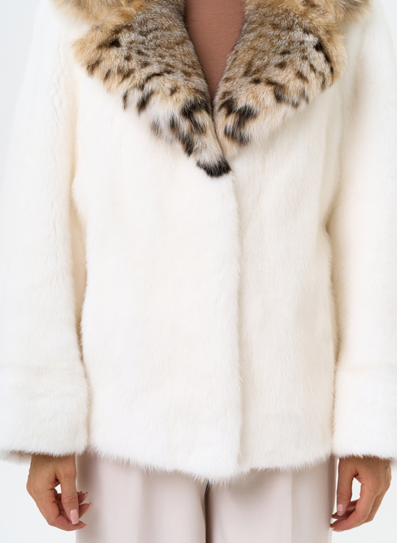 Куртка из меха норки с английским воротником из меха рыси