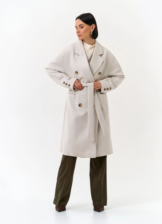 фото Светлое женское пальто с поясом модель № 32818