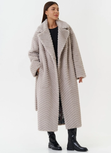 Женское пальто из эко меха с поясом
