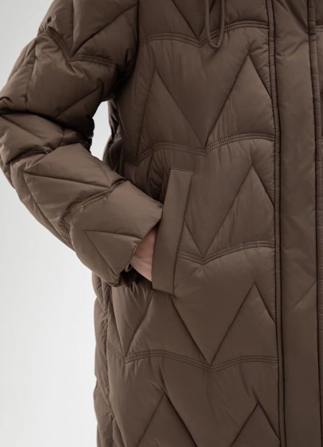 Женский пуховик коричневого цвета модель № 31137 универмаг малина