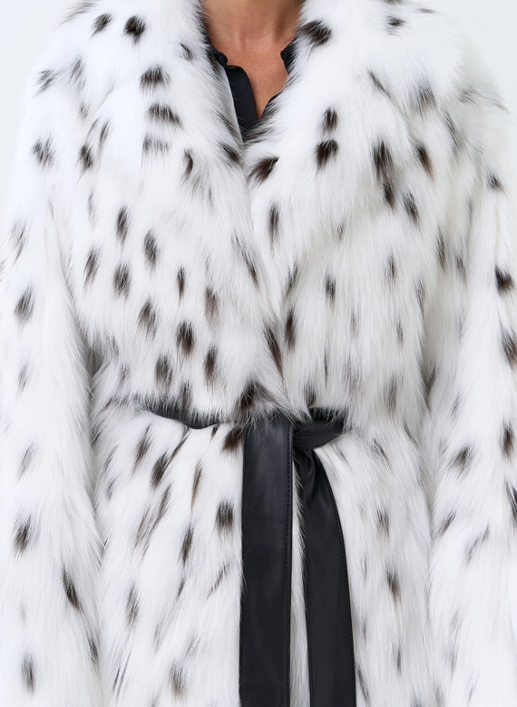 Шуба из меха лисы с инкрустацией под рысь