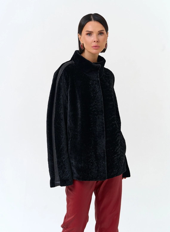 Женская двухсторонняя дубленка из натурального меха с воротником стойкой фото