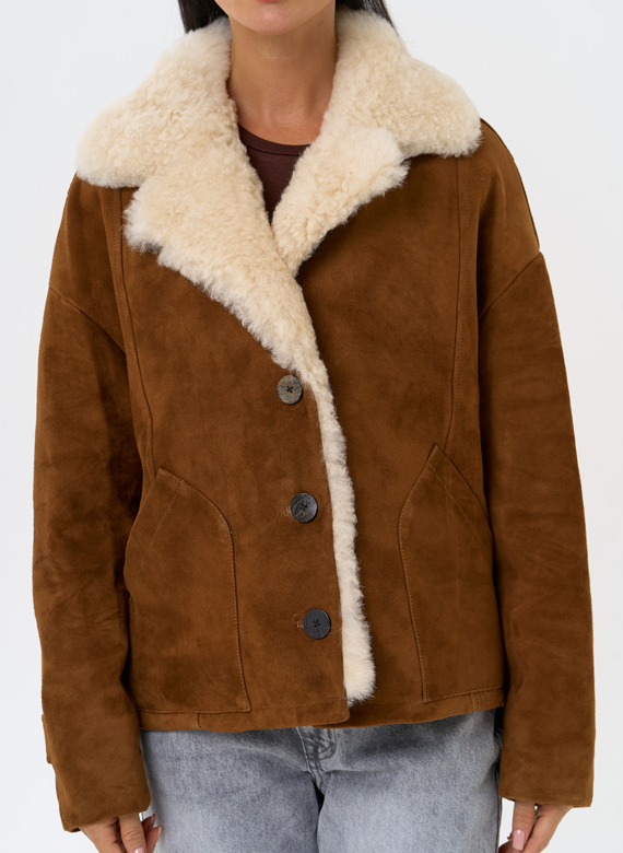 Пуховик из натуральной замши с мехом