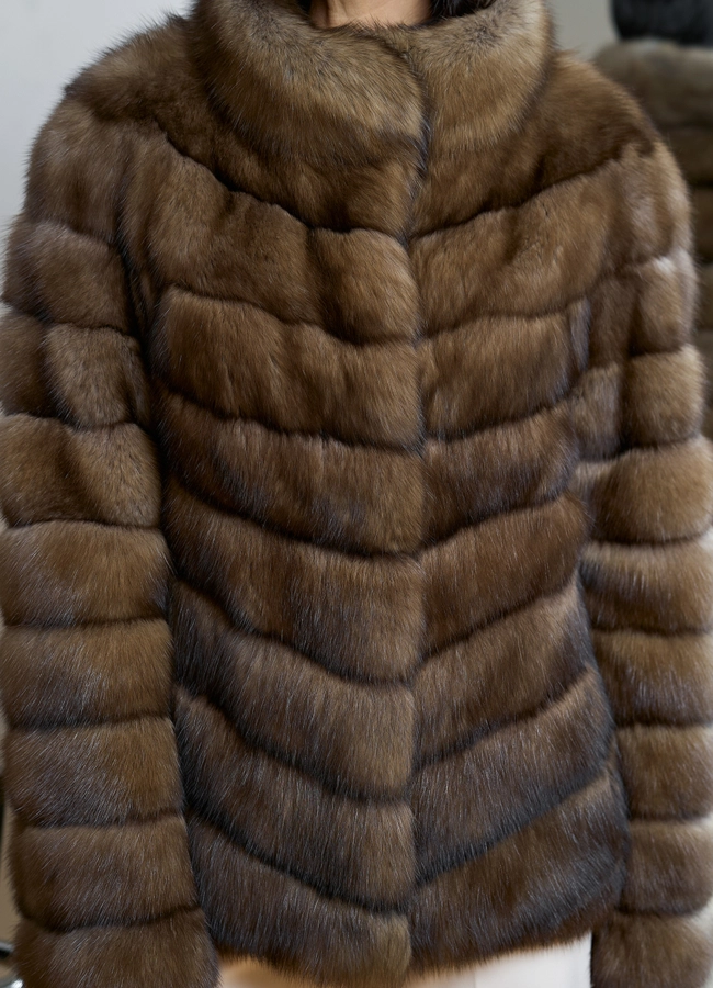 Женская шуба из соболя с воротником стойкой модель № 31774 универмаг малина фото