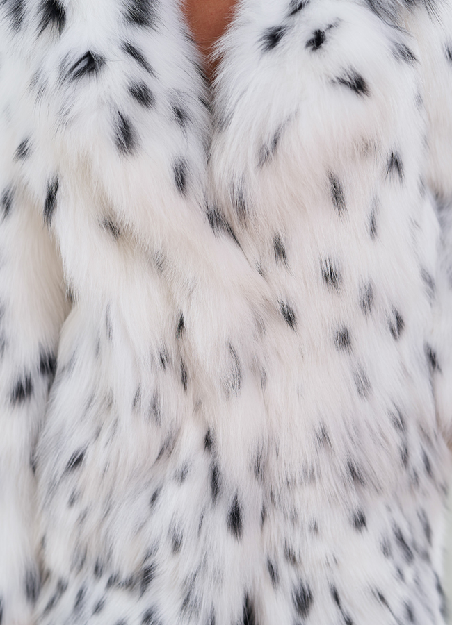 Женская длинная шуба из меха лисы белого цвета модель № 30636 универмаг малина