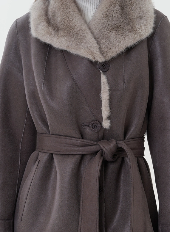 Длинная дубленка из эко кожи с воротником шаль