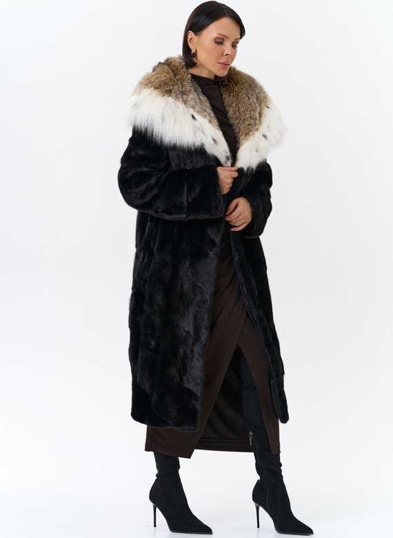 Норковая шуба черного цвета с рысью